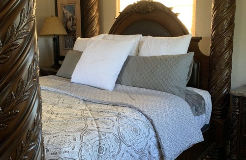 Junction House | Beautiful and Relaxing Guest House!
