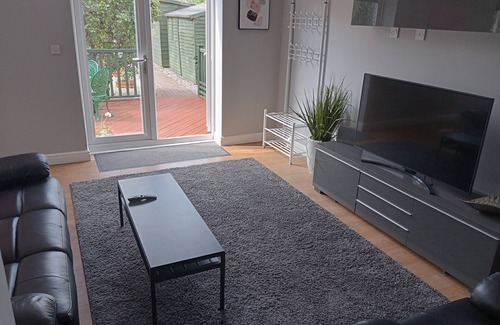 Acomb Apartment | Beautiful and Secluded ,detached Garden Apartment