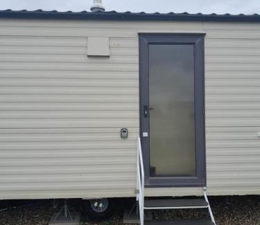 Clacton-on-Sea Other | Beautiful and Spacious Mobile home - Sleeps 6,