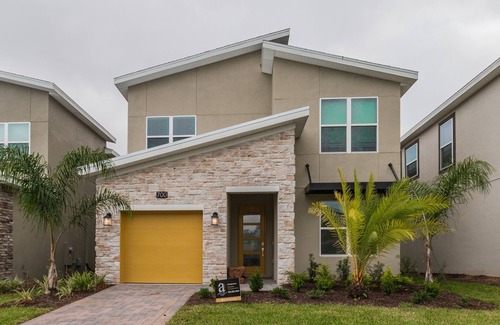 Four Corners House | Beautiful and Spacious 5 Bed Pool Home-700SS