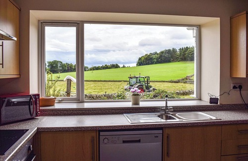 Cupar Cottage | Beautiful and spacious farm cottage, with amazing views over the fields.