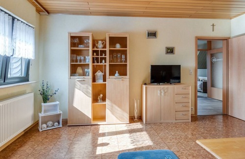 Hohn Apartment | Beautiful Apartment in Westerwald with Private Terrace