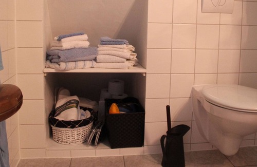 Damgarten Apartment | Beautiful Apartment in Damgarten with Garden