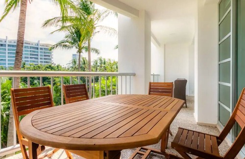 La Poza Apartment | Beautiful Apartment with Beach Club and Spa in Acapulco!