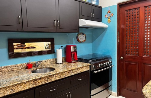 12th Street Apartment | Beautiful Apartment 2 Bdr Center Close Cocobongo