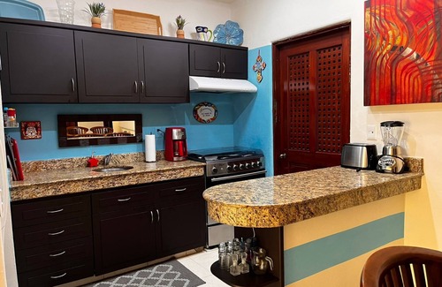 12th Street Apartment | Beautiful Apartment 2 Bdr Center Close Cocobongo
