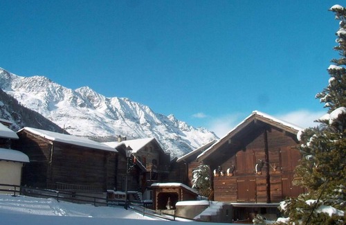 Saas Almagell Apartment | Beautiful apartment for 3 people with hot tub, WIFI, TV and balcony