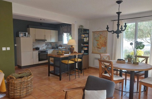 Nans-les-Pins Apartment | Beautiful apartment for 6 guests with WIFI, pool, TV and terrace