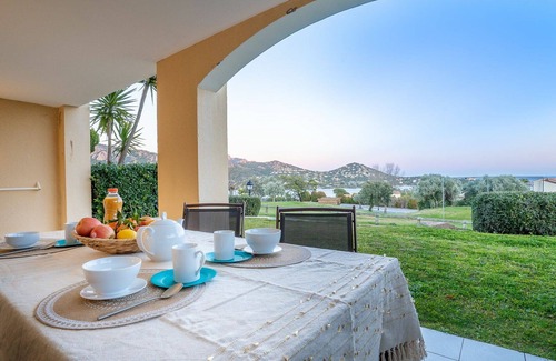 Cap Esterel Apartment | Beautiful apartment for 4 guests with pool, A/C, WIFI, TV, terrace, pets allowed and parking