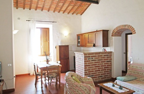 Rapolano Terme Villa | Beautiful apartment in villa for 4 guests with pool, WIFI, TV, patio and parking