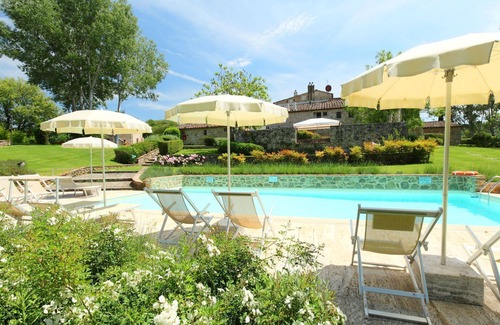 Rapolano Terme Villa | Beautiful apartment in villa for 4 guests with pool, WIFI, TV, patio and parking