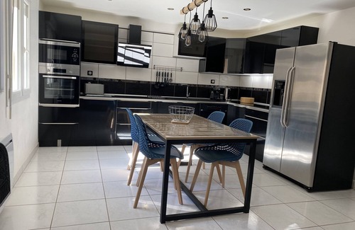 Miniac-Morvan Apartment | Beautiful apartment with terrace