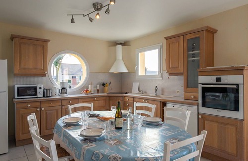 Kerlouan House | Beautiful apartment in villa for 5 people with TV, terrace and parking