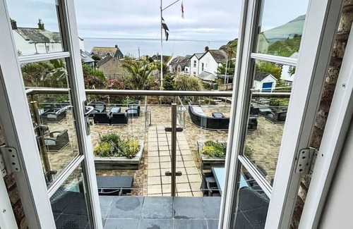Gorran Haven Apartment | Beautiful apartment for 2 guests with WIFI, TV, terrace and parking
