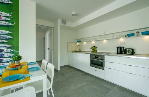 Balatonszemes Apartment | Beautiful apartment for 6 people with A/C, pool, WIFI, TV, terrace and pets allowed