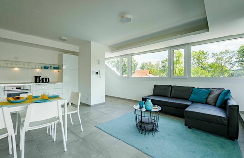 Balatonszemes Apartment | Beautiful apartment for 6 people with A/C, pool, WIFI, TV, terrace and pets allowed