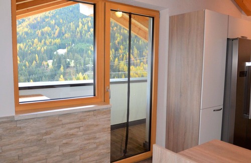 Sankt Anton am Arlberg Villa | Beautiful apartment in villa for 5 people with WIFI, TV, balcony and pets allowed