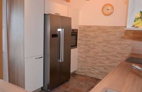 Sankt Anton am Arlberg Villa | Beautiful apartment in villa for 5 people with WIFI, TV, balcony and pets allowed