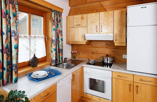 Schlierbach House | Beautiful apartment in villa for 6 people with WIFI, pool, TV, terrace, pets allowed and parking