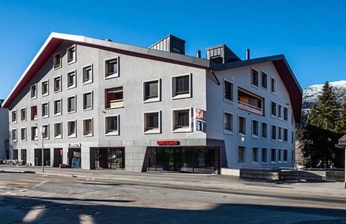 Lenzerheide Apartment | Beautiful apartment for 4 people with TV and balcony