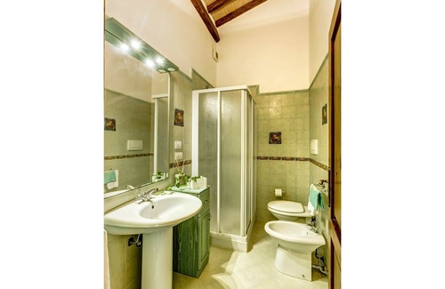 Gambassi Terme Villa | Beautiful apartment in villa for 4 people with WIFI, pool, TV, patio, pets allowed and parking