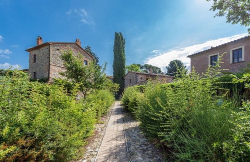 Monteleone d'Orvieto Apartment | Beautiful apartment for 4 people with WIFI, pool and parking