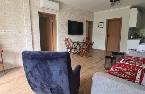 Ratisevina Apartment | Beautiful Apartments at Rural Mountain Villa 2km From the sea