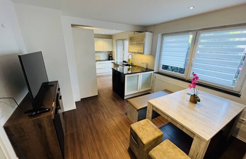 Guetersloh Apartment | Beautiful Apartment 6 Beds 3 Rooms Parking