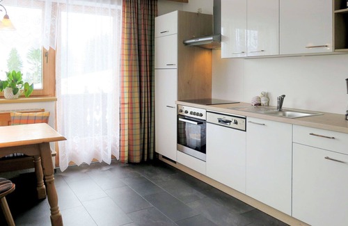 Emberg Apartment | Beautiful apartment for 3 guests with WIFI, TV, balcony and parking