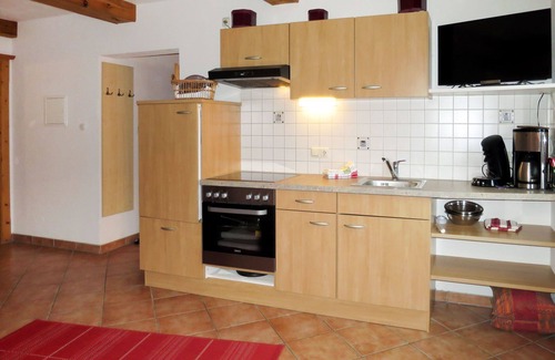Emberg Apartment | Beautiful apartment for 4 guests with WIFI, TV, terrace and parking
