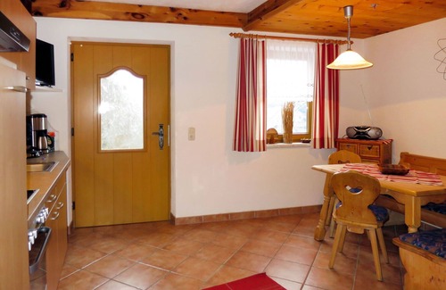 Emberg Apartment | Beautiful apartment for 4 guests with WIFI, TV, terrace and parking