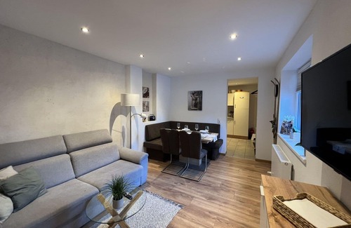 Gries Apartment | Beautiful apartment for 4 guests with WIFI, TV, patio and parking