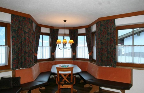 Distelberg Apartment | Beautiful apartment for 10 people with WIFI, TV, patio and parking