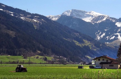 Distelberg Apartment | Beautiful apartment for 10 people with WIFI, TV, patio and parking
