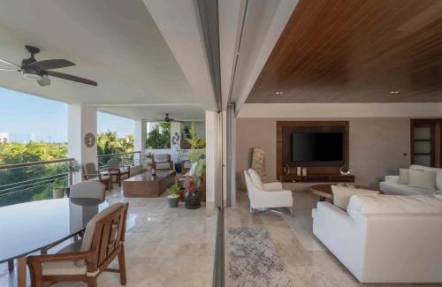 Playa Mujeres Apartment | Beautiful apartment by the beach!