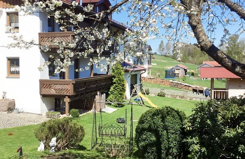 Bischofsmais Apartment | Beautiful apartment for 4 people with WIFI, TV, terrace, panoramic view and parking