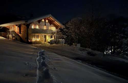 Zweisimmen Apartment | Beautiful apartment for 3 people with WIFI, balcony and pets allowed