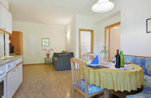 Andriano Apartment | Beautiful apartment for 4 people with WIFI, pool, TV, patio and parking