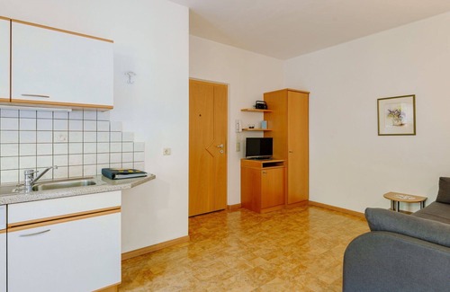 Andriano Apartment | Beautiful apartment for 4 people with WIFI, pool, TV, patio and parking