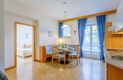 Andriano Apartment | Beautiful apartment for 4 people with WIFI, pool, TV, patio and parking