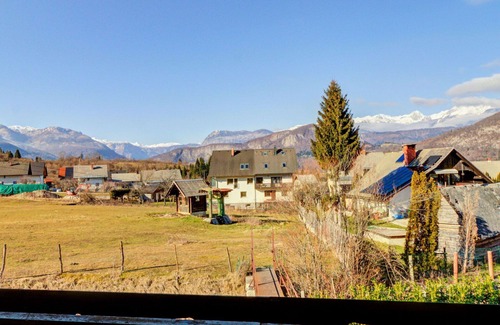 Bohinjska Bistrica Apartment | Beautiful apartment for 5 guests with WIFI, TV, balcony, pets allowed, panoramic view and parking