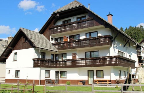 Bohinjska Bistrica Apartment | Beautiful apartment for 5 guests with WIFI, TV, balcony, pets allowed, panoramic view and parking