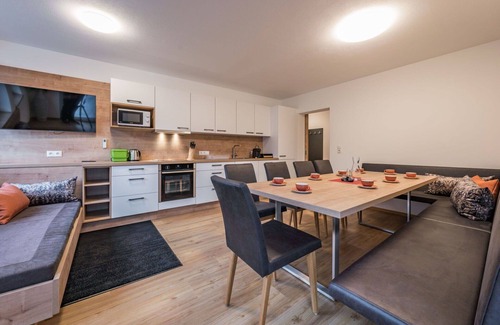 Laimach Apartment | Beautiful apartment for 18 guests with WIFI, TV, terrace, pets allowed and parking