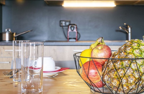 Riddes Apartment | Beautiful apartment for 8 guests with WIFI, TV, terrace and pets allowed