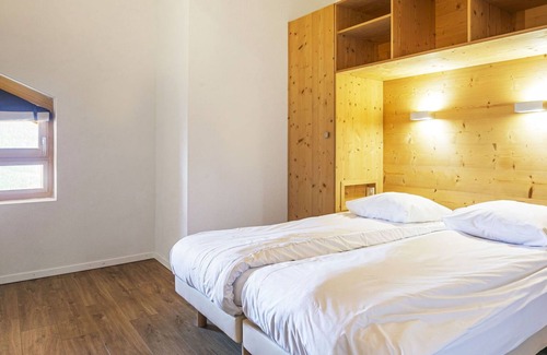 Riddes Apartment | Beautiful apartment for 8 guests with WIFI, TV, terrace and pets allowed