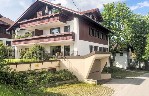 Oy-Mittelberg Apartment | Beautiful apartment for 4 guests with WIFI, TV, terrace, pets allowed and parking