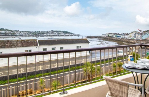 Instow Apartment | Beautiful apartment for 4 guests with WIFI, TV and parking
