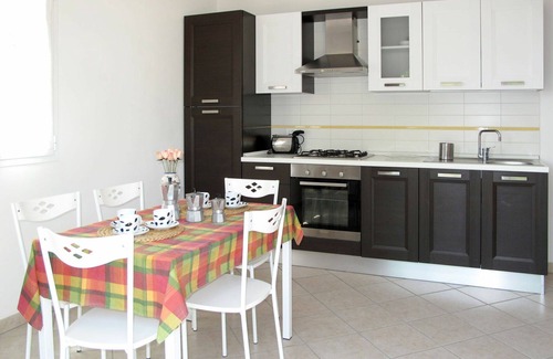 Imperia Apartment | Beautiful apartment for 5 people with WIFI, TV, patio and parking