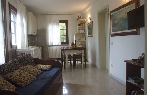 Sassetta Apartment | Beautiful apartment for 4 guests with pool, WIFI, TV, patio and parking