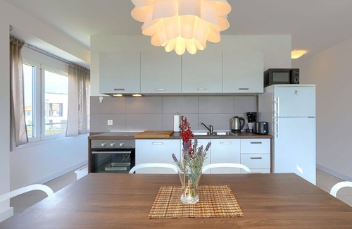 Zambratija Apartment | Beautiful apartment for 4 guests with pool, WIFI, A/C, TV and terrace